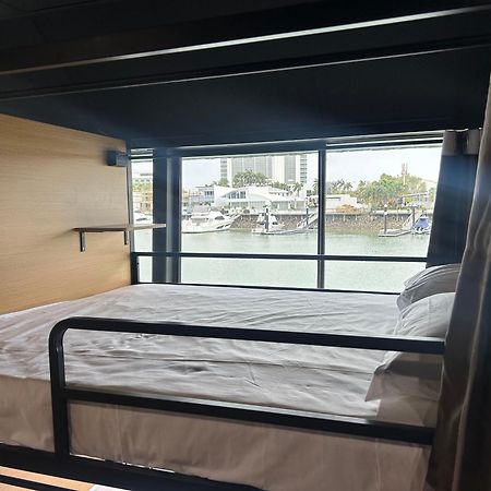 The Pier Pods On The Water- 50M From Townsville Bus Terminal And Ferry Terminal- Passport Id Requried エクステリア 写真