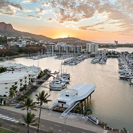 The Pier Pods On The Water- 50M From Townsville Bus Terminal And Ferry Terminal- Passport Id Requried エクステリア 写真