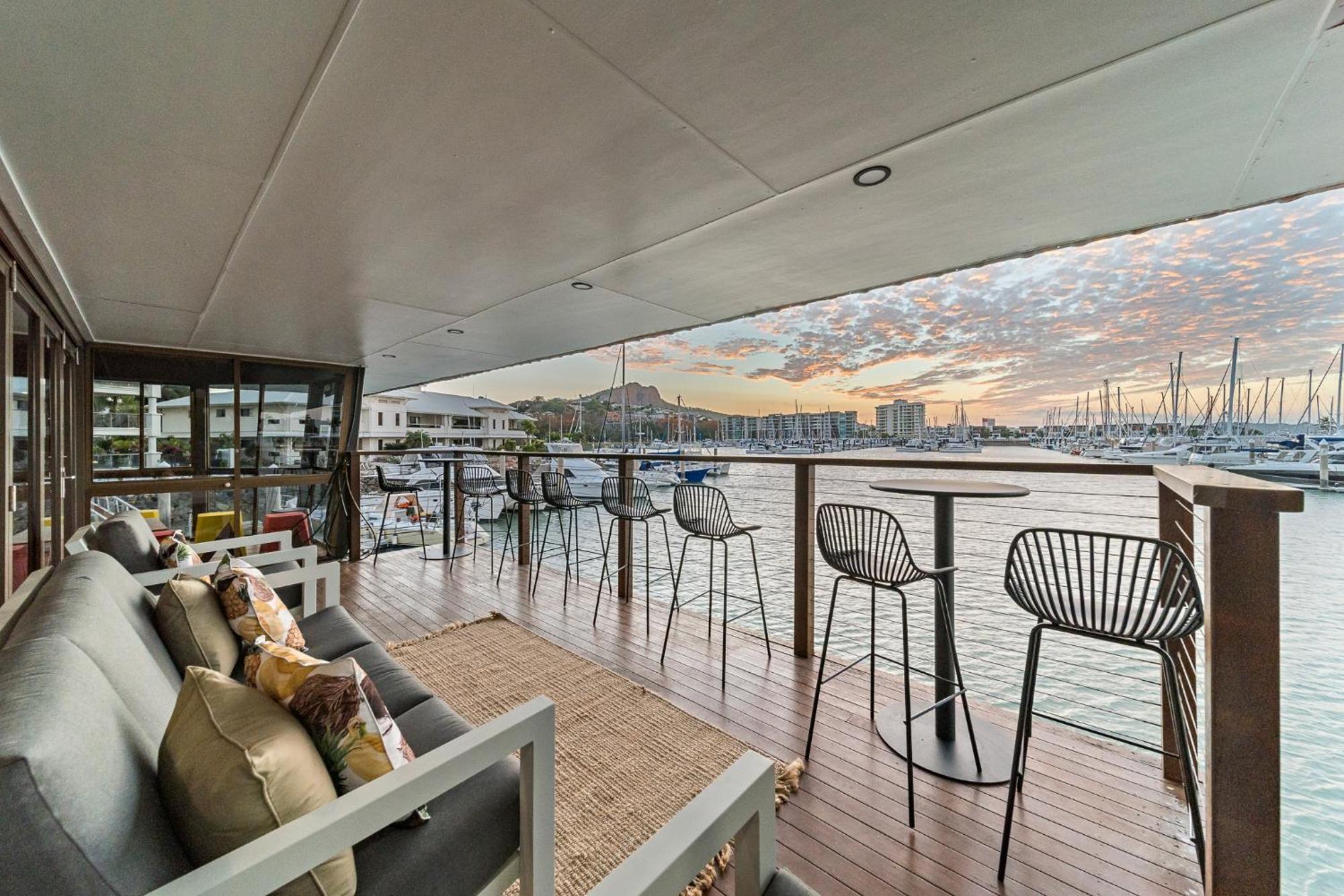 The Pier Pods On The Water- 50M From Townsville Bus Terminal And Ferry Terminal- Passport Id Requried エクステリア 写真