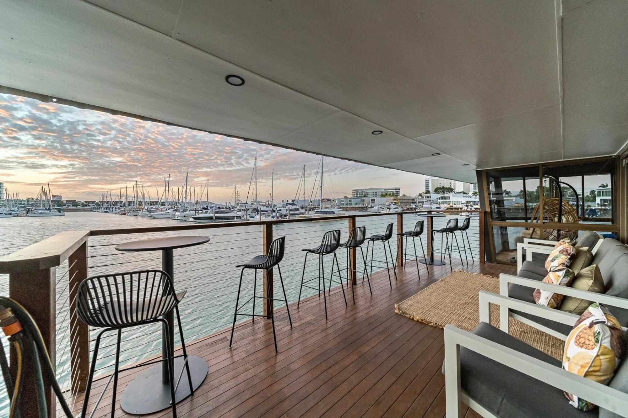 The Pier Pods On The Water- 50M From Townsville Bus Terminal And Ferry Terminal- Passport Id Requried エクステリア 写真