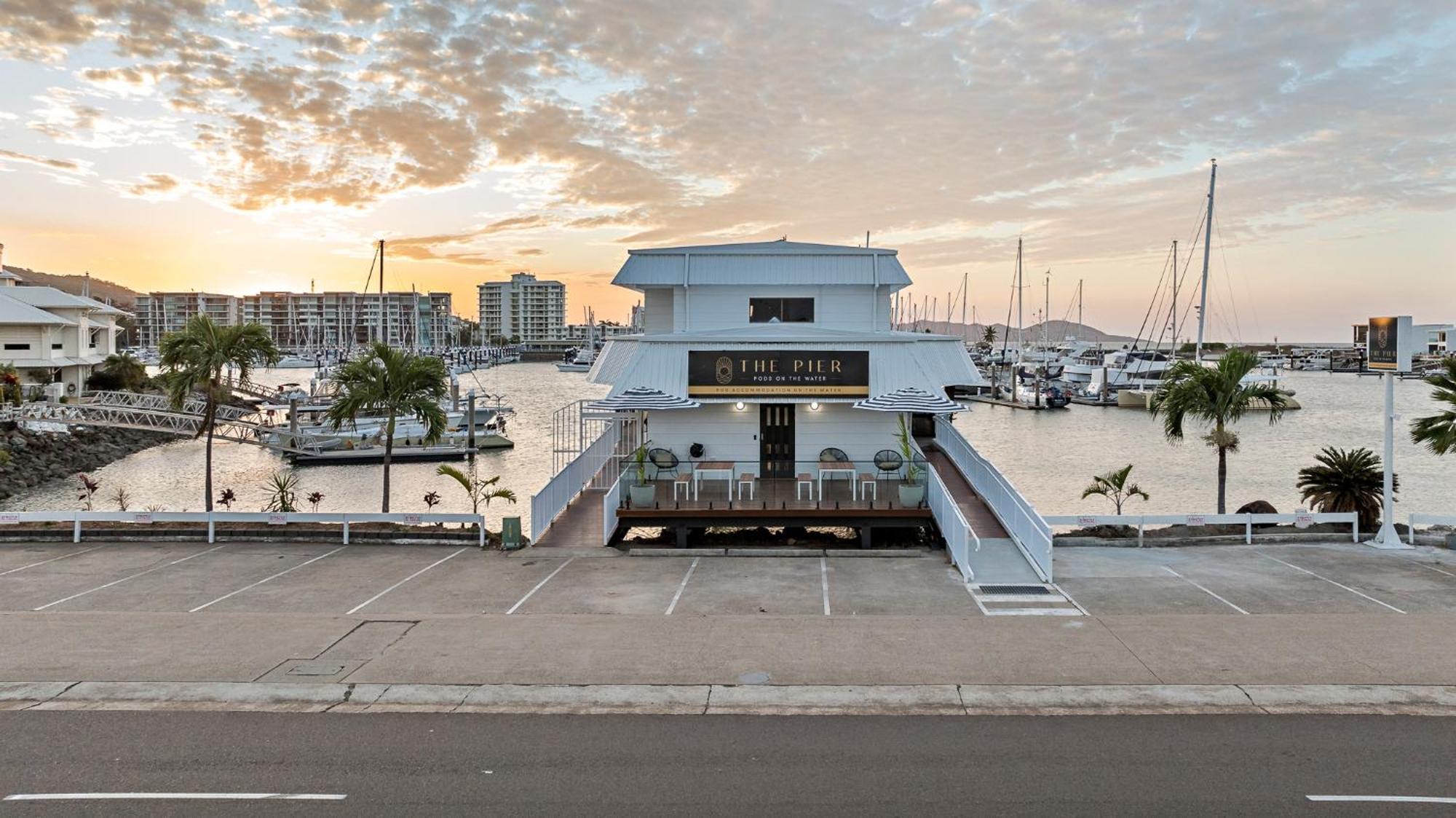 The Pier Pods On The Water- 50M From Townsville Bus Terminal And Ferry Terminal- Passport Id Requried エクステリア 写真